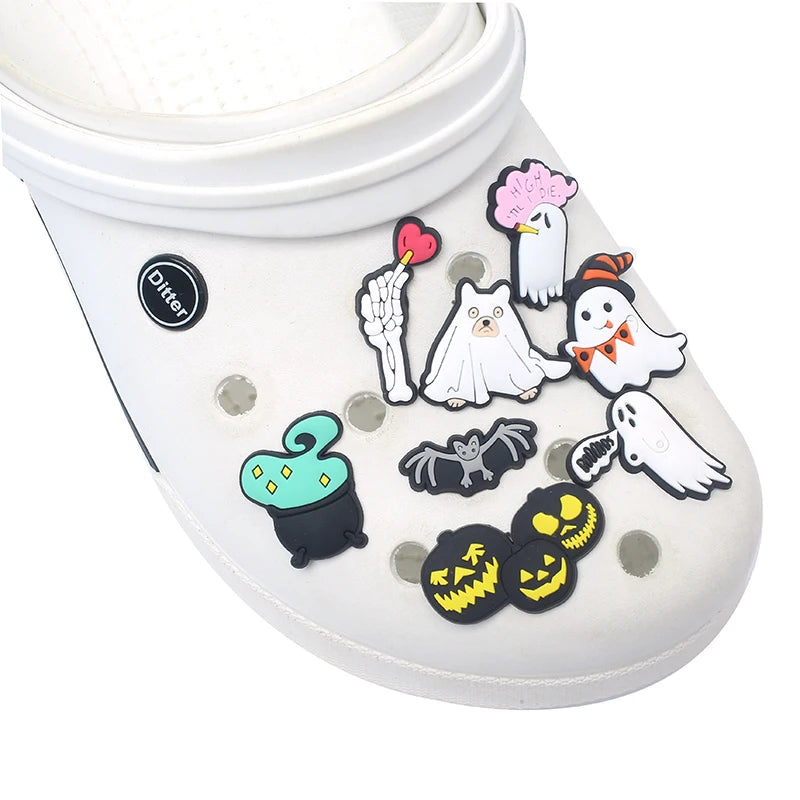 1pcs Cartoon Ghosts Shoe Charms Buckle Accessories PVC Halloween Clog Sandal Shoe Decorations Fit Party Kids Gifts